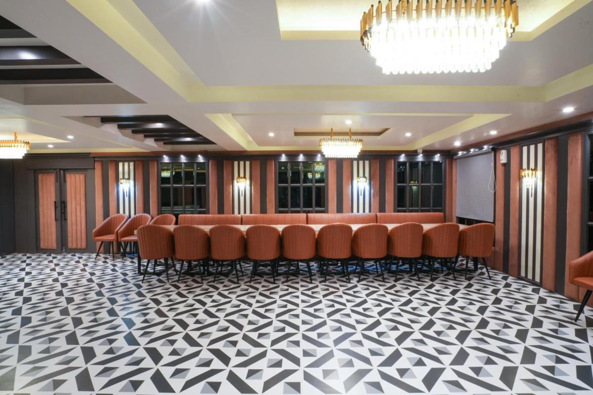 Hotel Square 36 Kota  Esterno foto