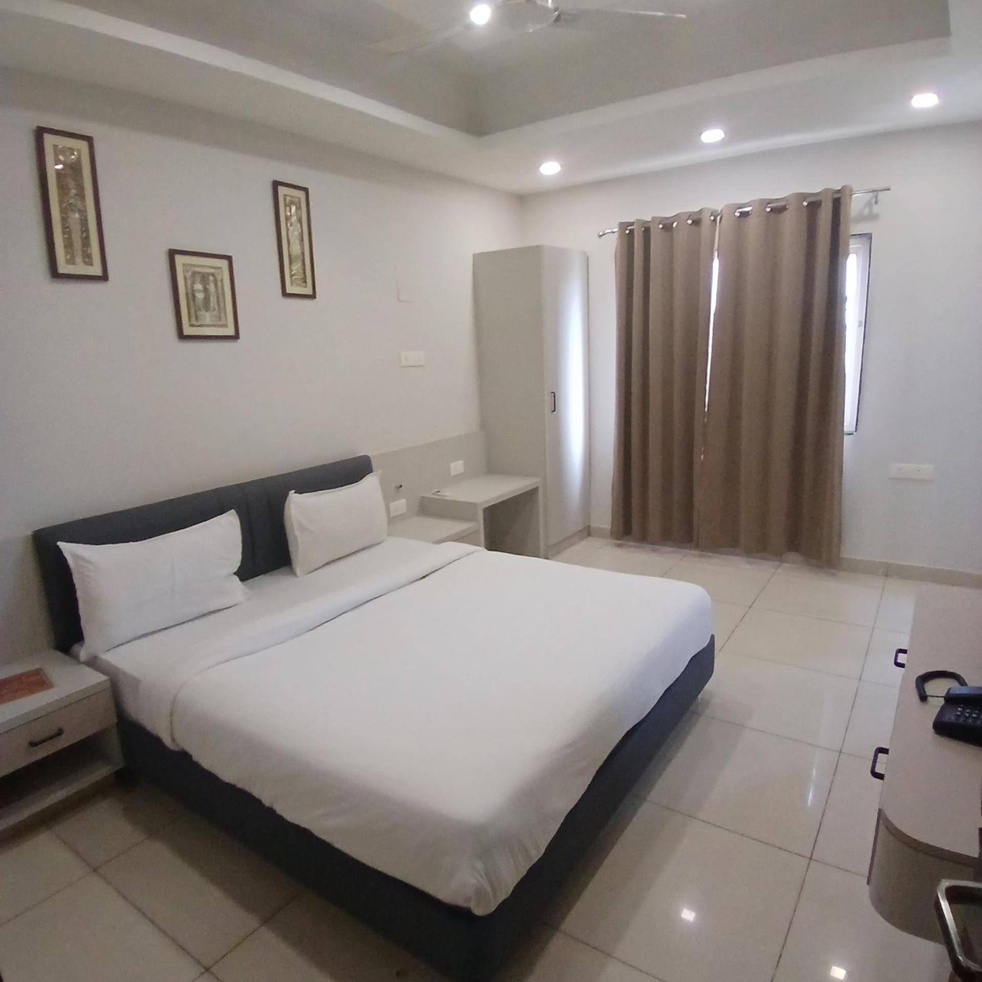 Hotel Square 36 Kota  Esterno foto