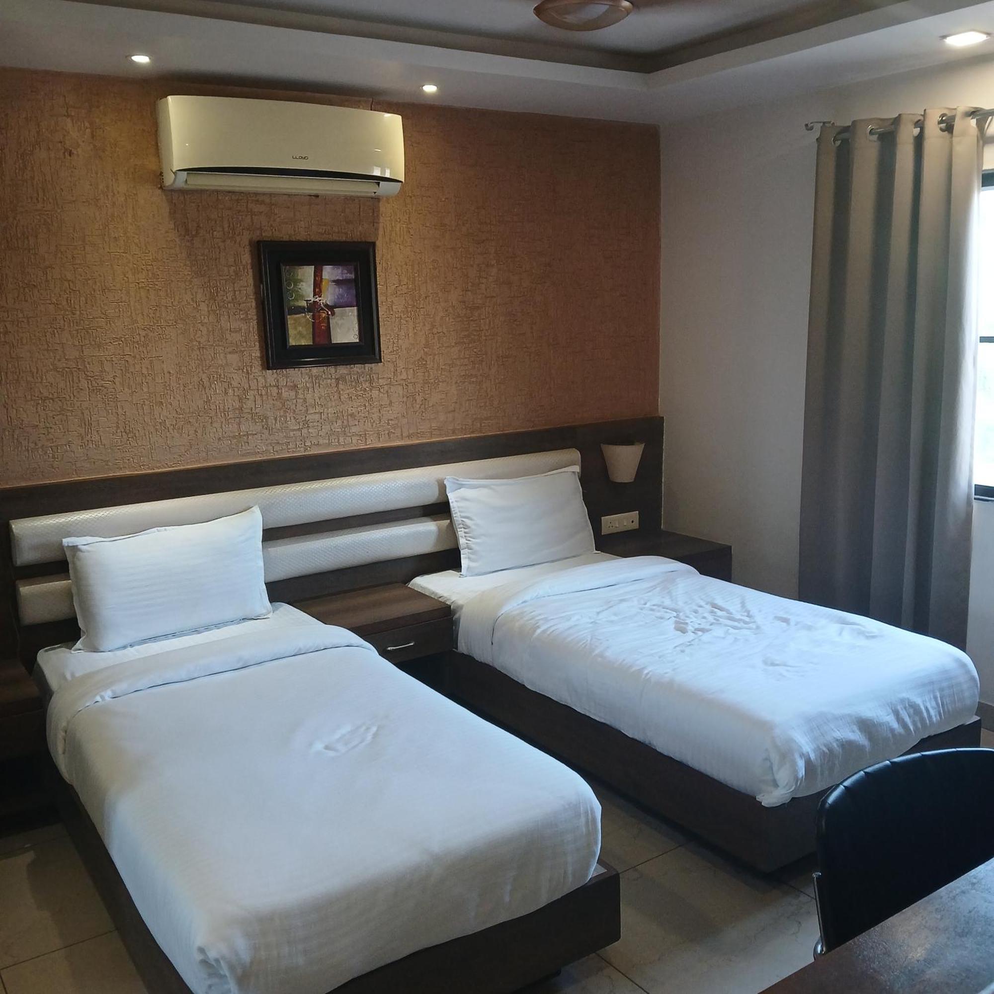 Hotel Square 36 Kota  Esterno foto